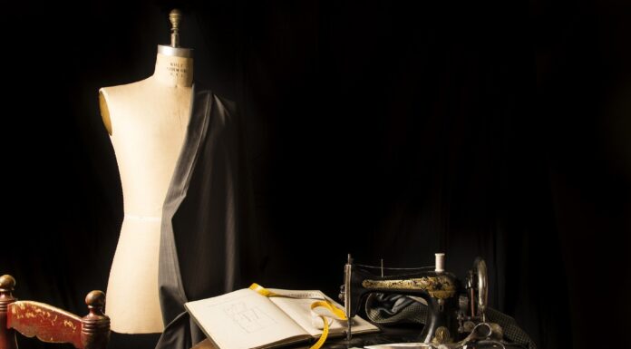 How Much Do Fashion Designers Make? fashion-designer-income
