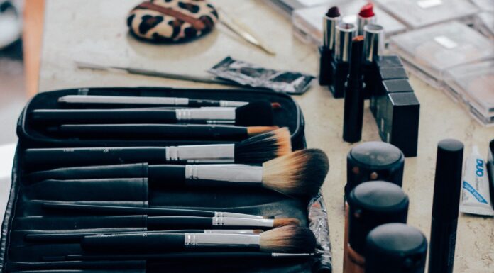5 Best Foundation Brush Available At Most Affordable Rates foundation-brush