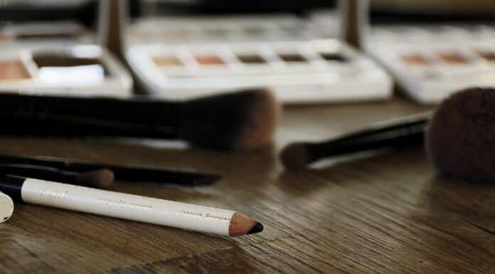 best-drugstore-eyeliner